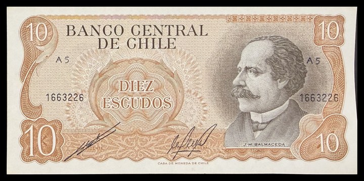 Chile 10 Escudos, specimen 112
